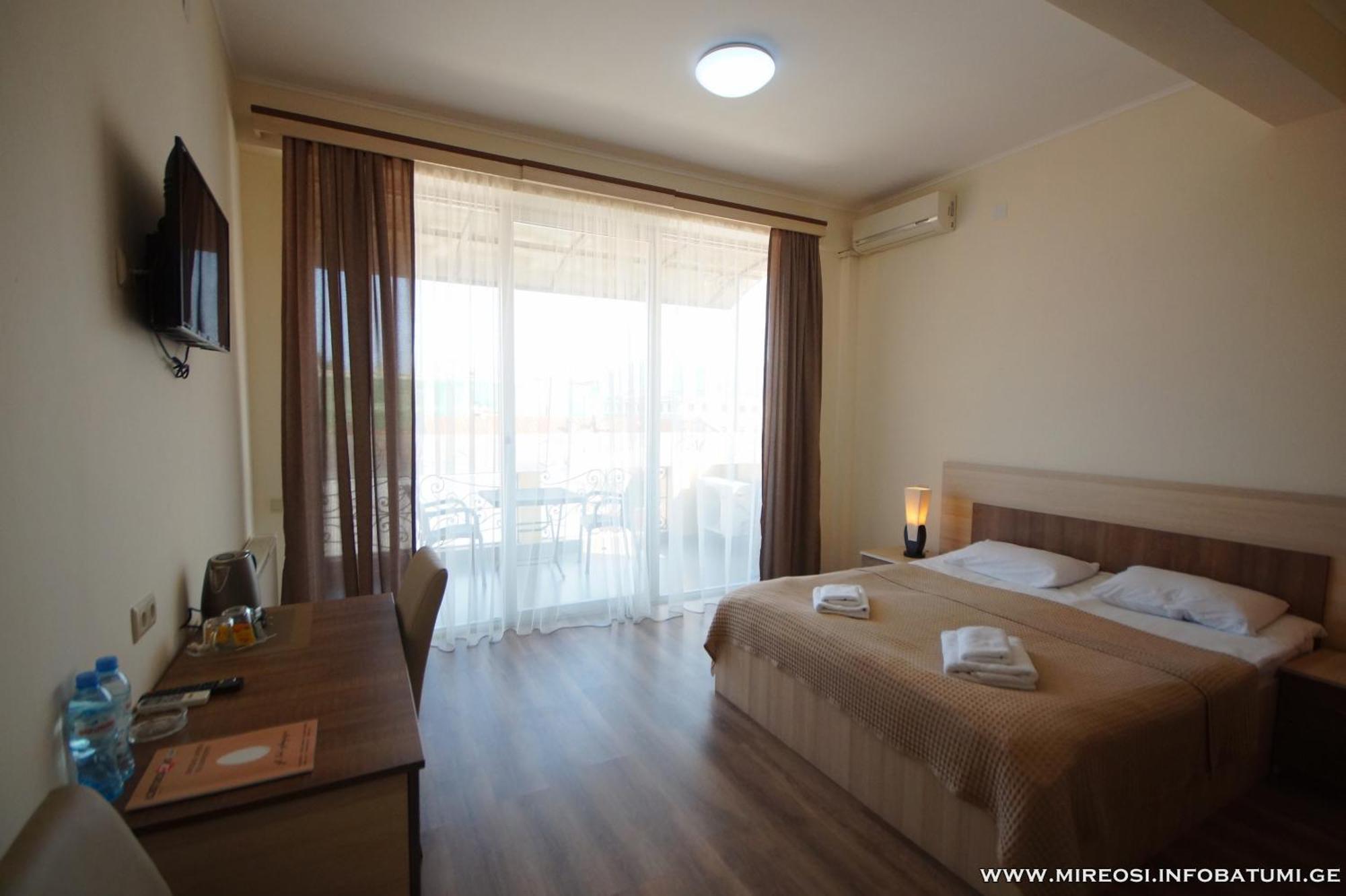 Hotel Mireosi Batumi Ngoại thất bức ảnh